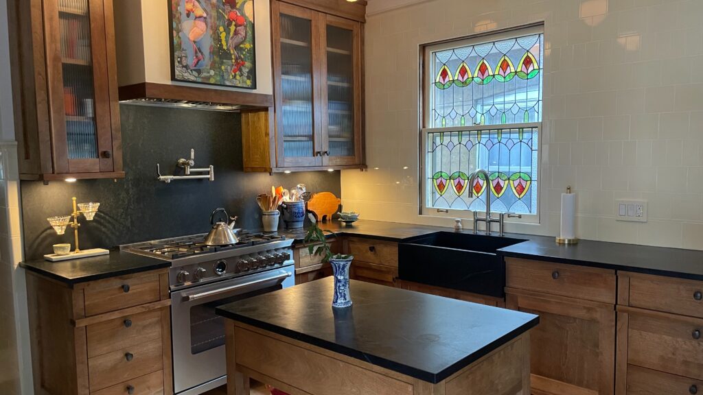 Kitchen Cabinets Gallery - Chicago - Bungalow.